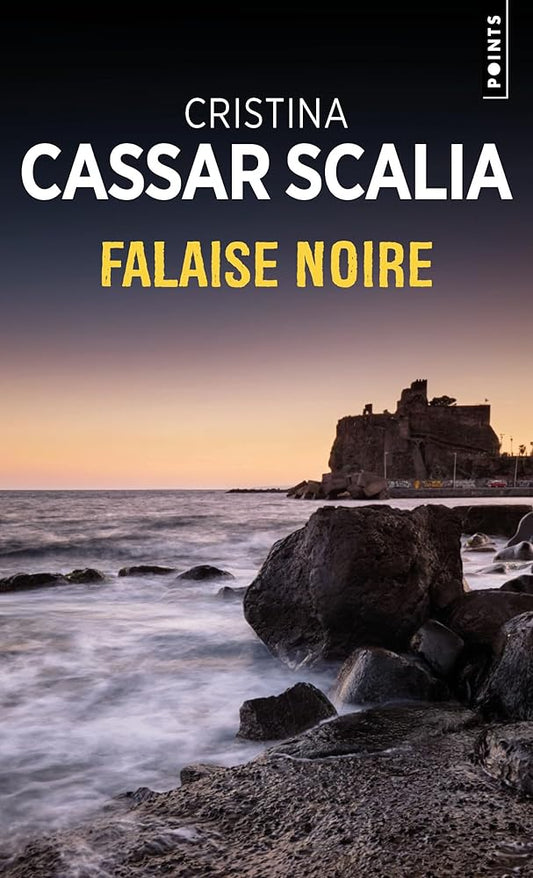 Falaise noire par Cristina Cassar-Scalia